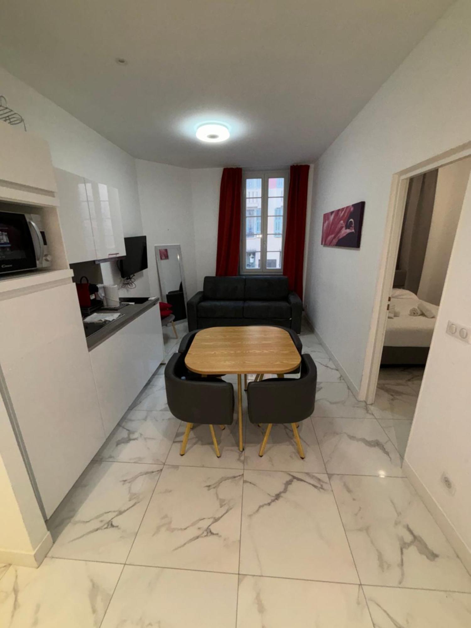 Appartement 4 Couchages Idealement Place Promenade Des Anglais / Cours Saleya Nice Exteriör bild