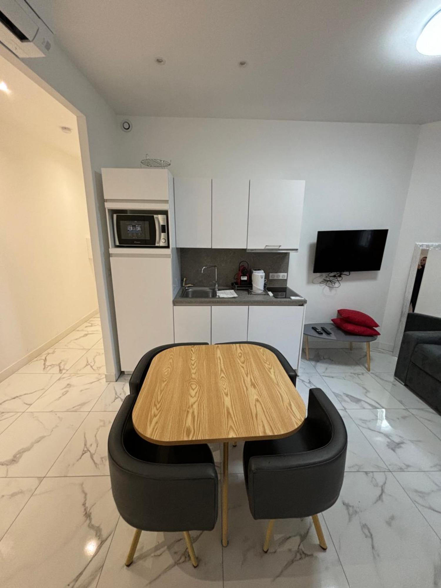 Appartement 4 Couchages Idealement Place Promenade Des Anglais / Cours Saleya Nice Exteriör bild