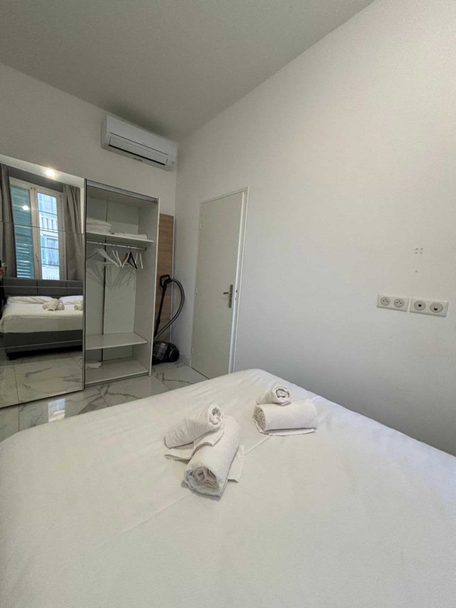Appartement 4 Couchages Idealement Place Promenade Des Anglais / Cours Saleya Nice Exteriör bild